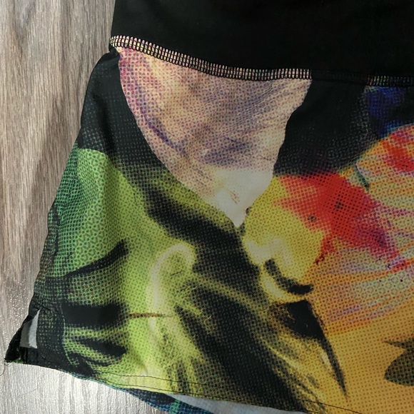 Reebok Sports Shorts Built in underwear Small S - Picture 2 of 4